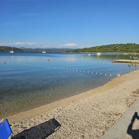 White Pearl Campsite Tisno